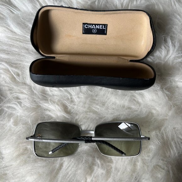 Vintage Chanel Pearl Lens Charm Quilted Accent Wire Frame Sunglasses RAR - Picture 5 of 7